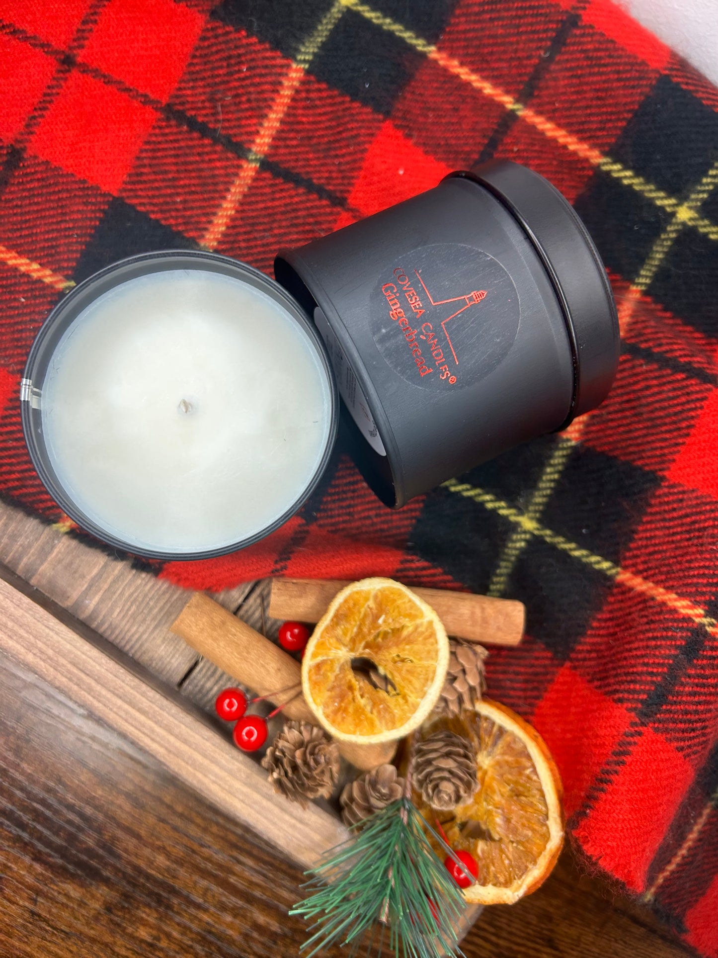 Gingerbread Black Tin Candle