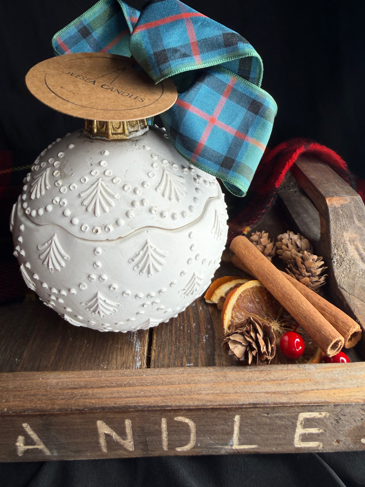The Covesea Christmas Bauble Candle