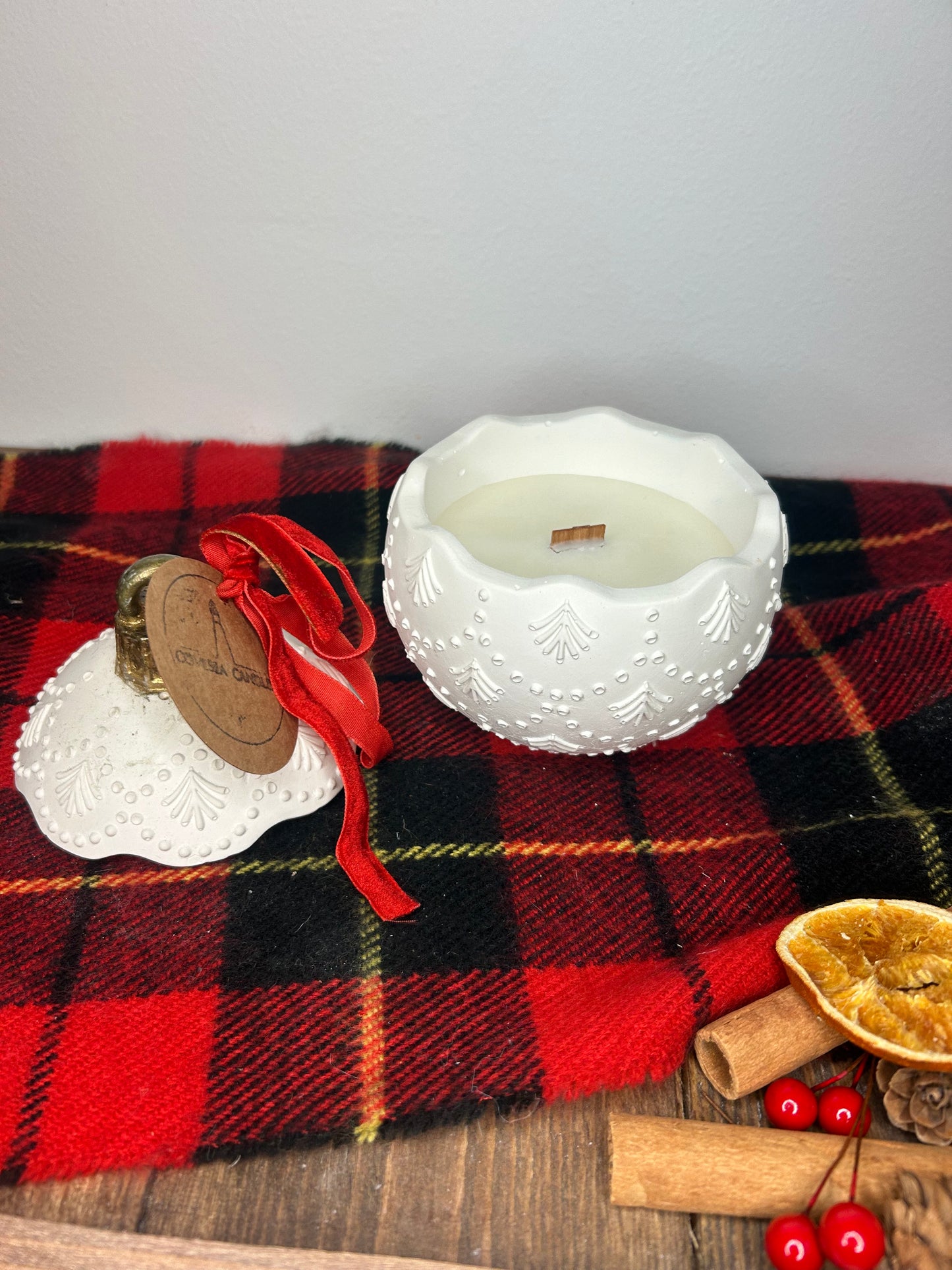 The Covesea Christmas Bauble Candle *Website Exclusive*