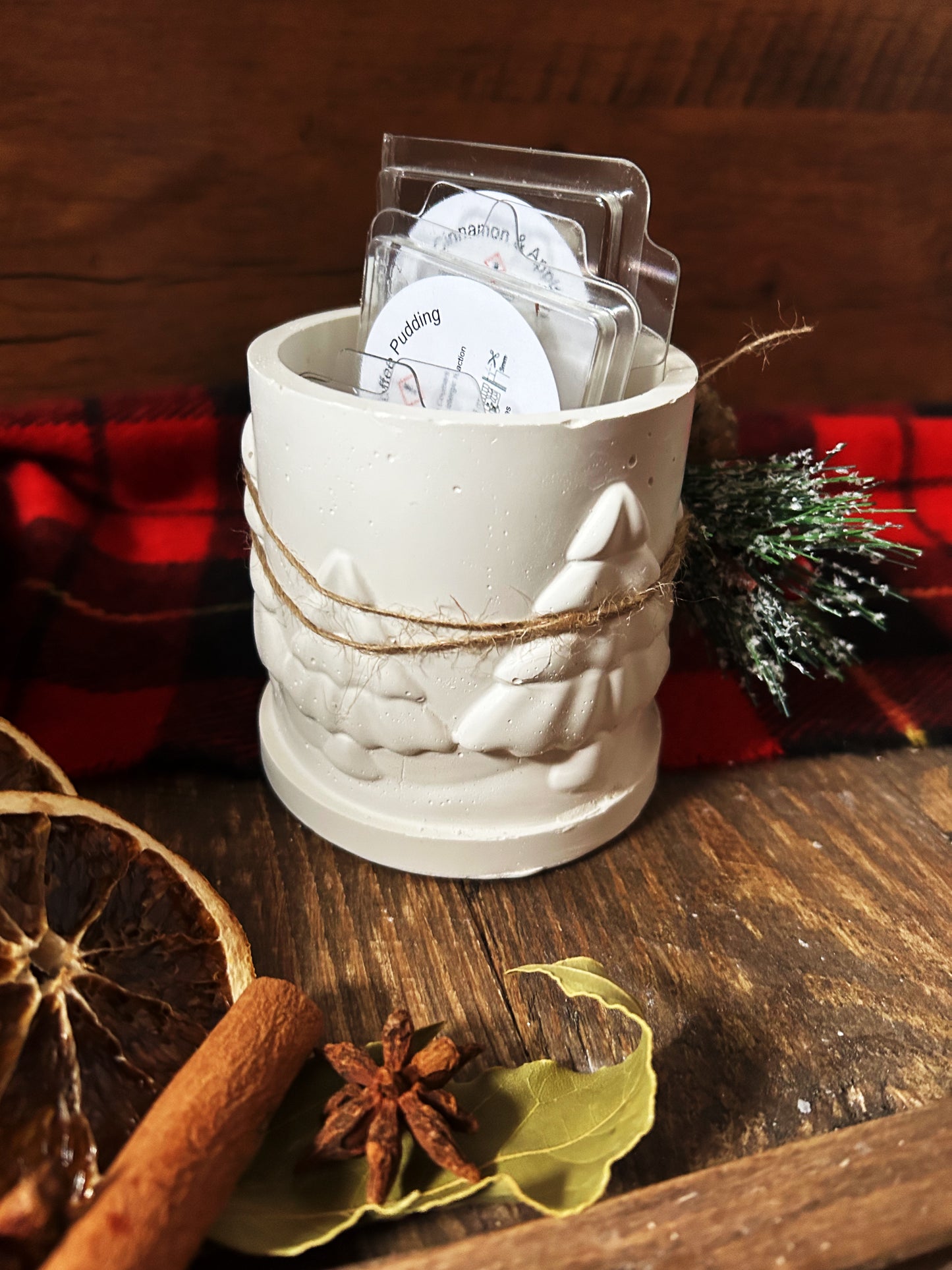 ONLINE EXCLUSIVE Handmade Christmas Pot & Mini Wax Melts