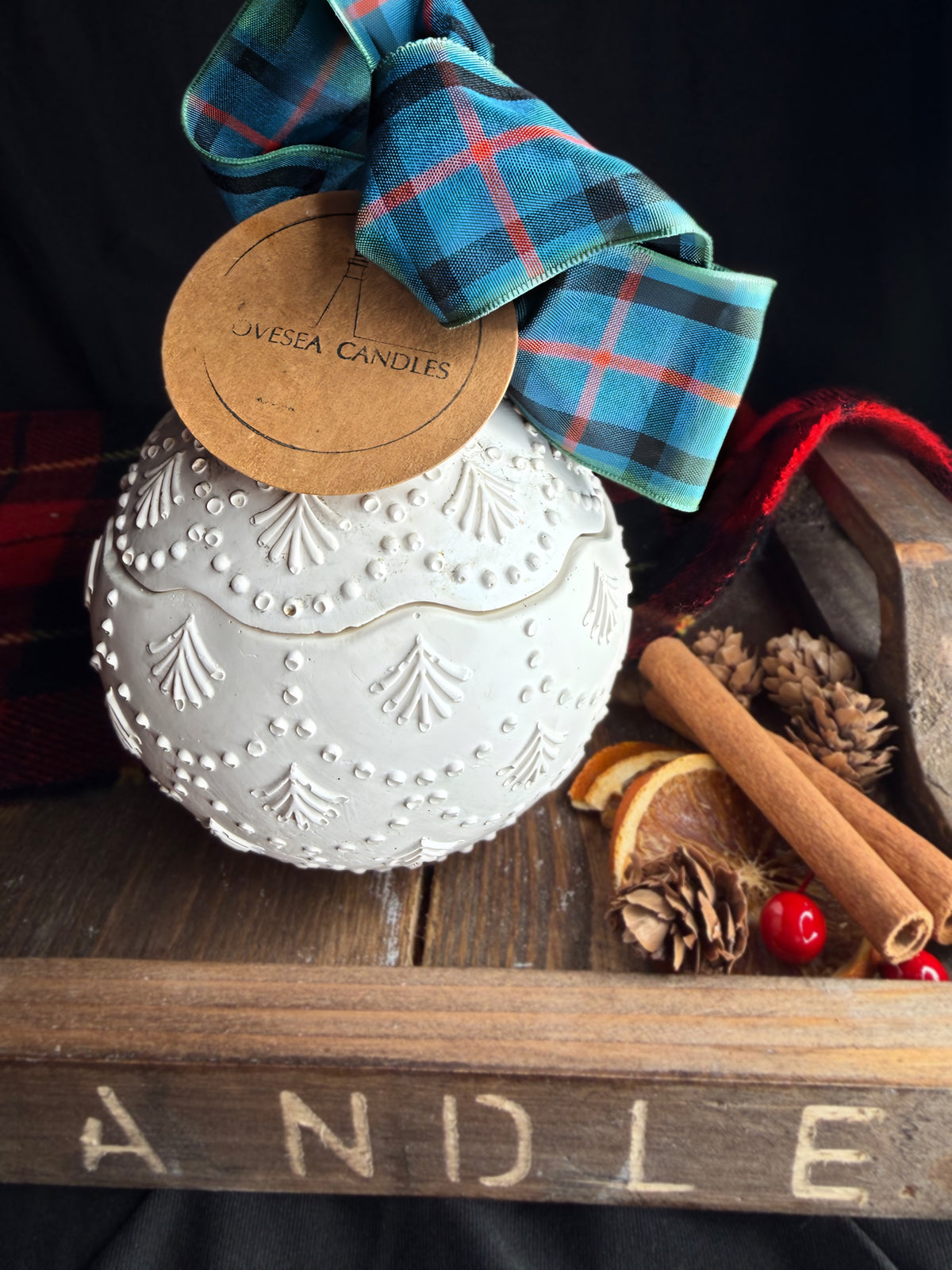 The Covesea Christmas Bauble Candle