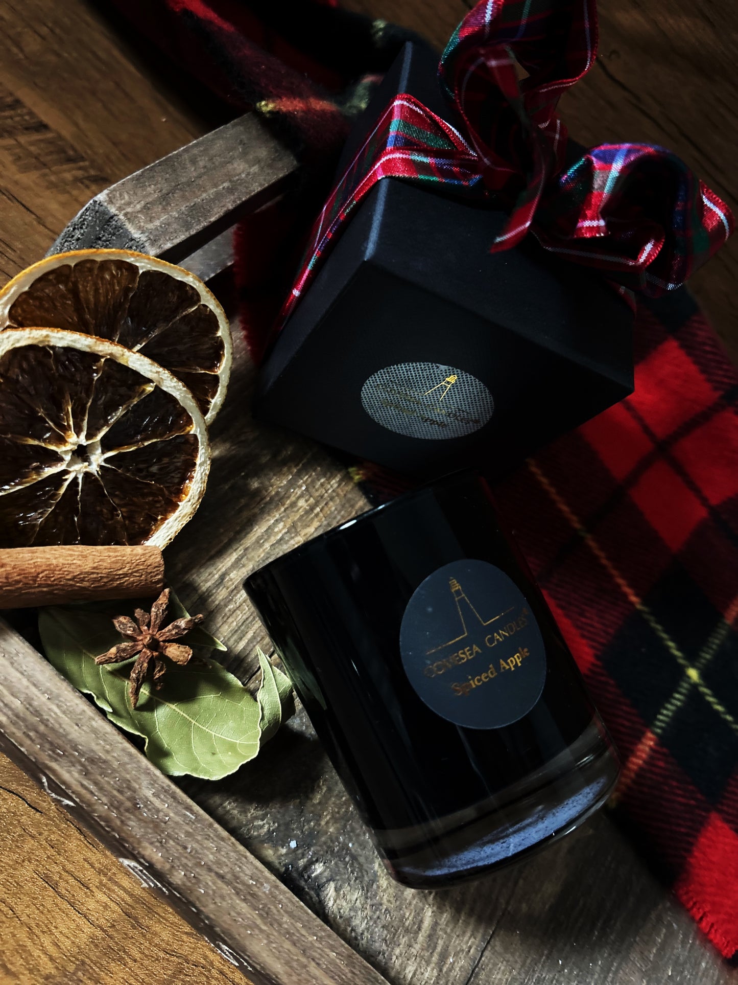 ONLINE EXCLUSIVE Spiced Apple Luxury Candle