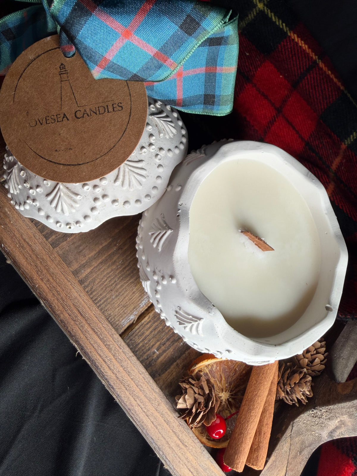 The Covesea Christmas Bauble Candle