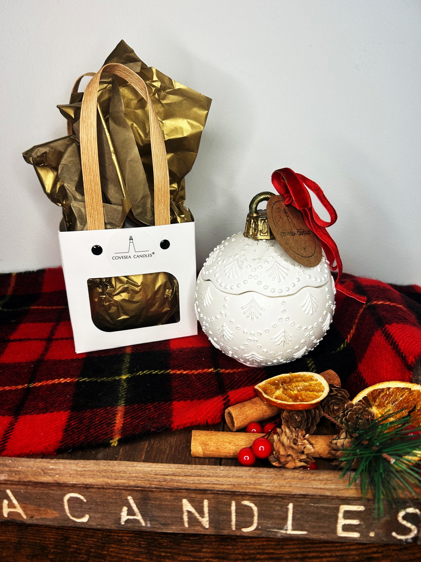 The Covesea Christmas Bauble Candle *Website Exclusive*