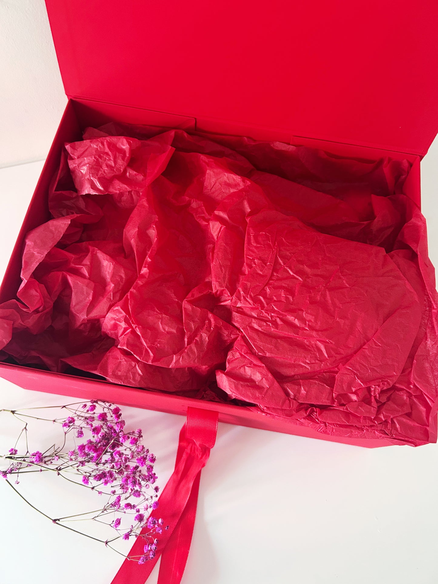 ** Pre - Order Website Exclusive ** The Covesea Ultimate Valentine Box ** Saving £21.50 **