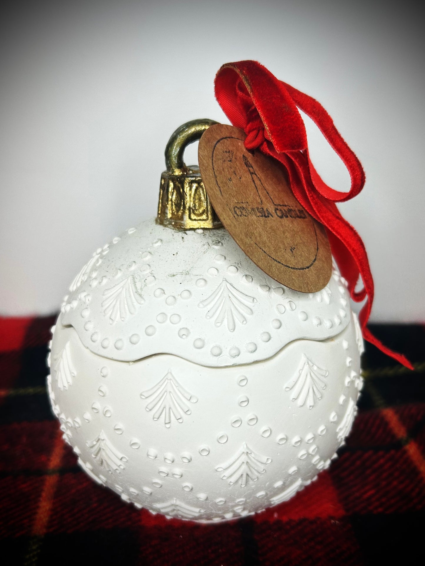 The Covesea Christmas Bauble Candle *Website Exclusive*