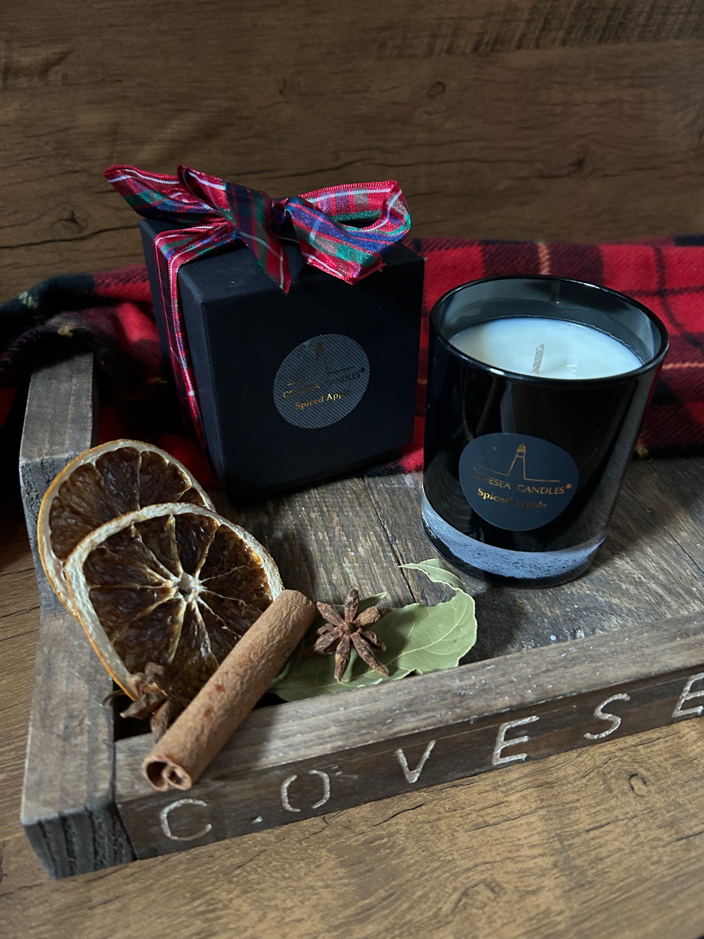 ONLINE EXCLUSIVE Spiced Apple Luxury Candle