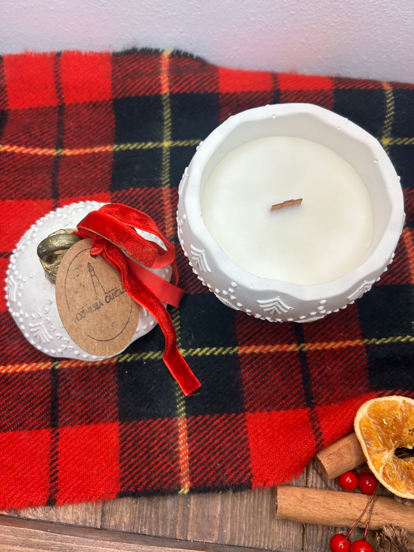 The Covesea Christmas Bauble Candle *Website Exclusive*